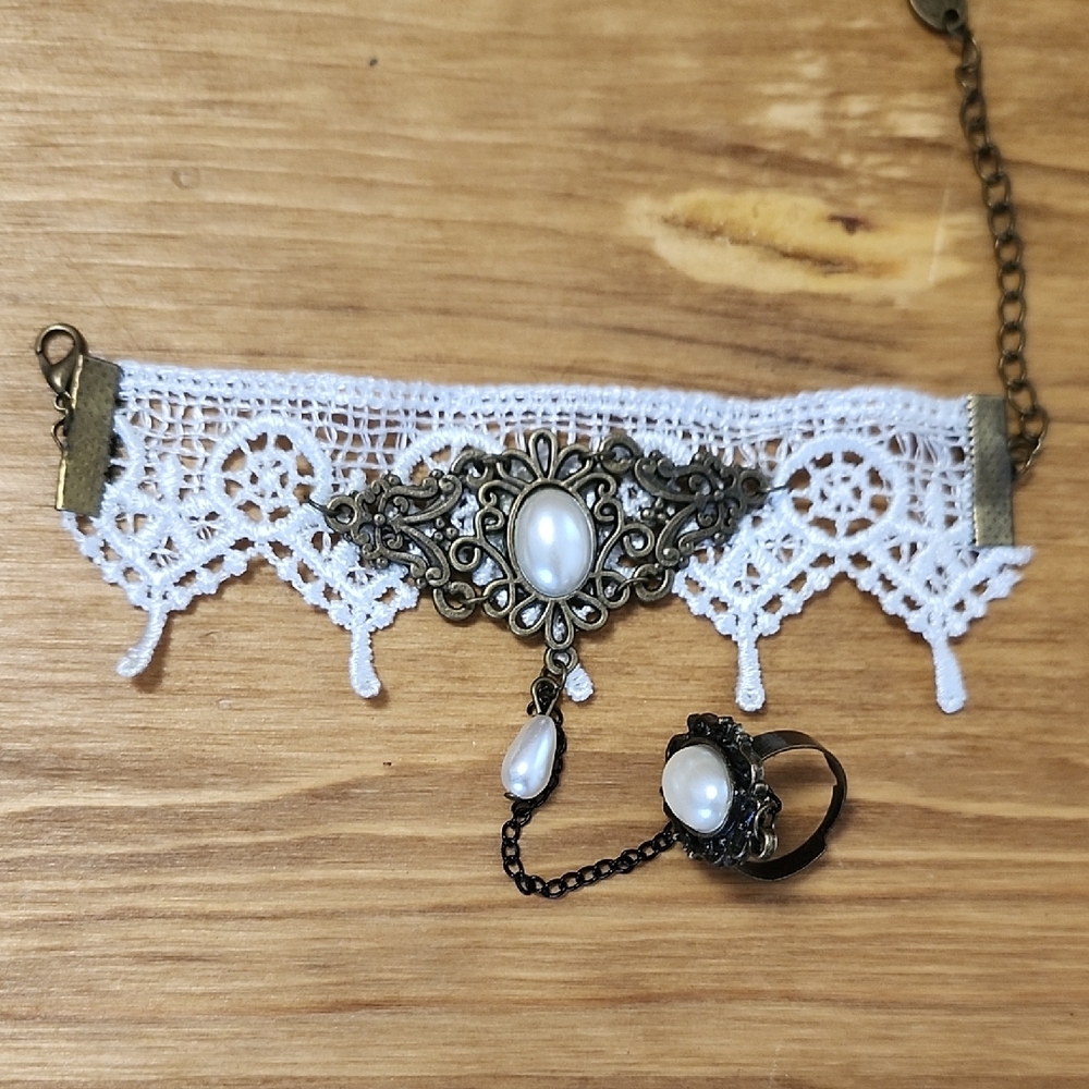 Elegant White Lace Bracelet and Ring Set